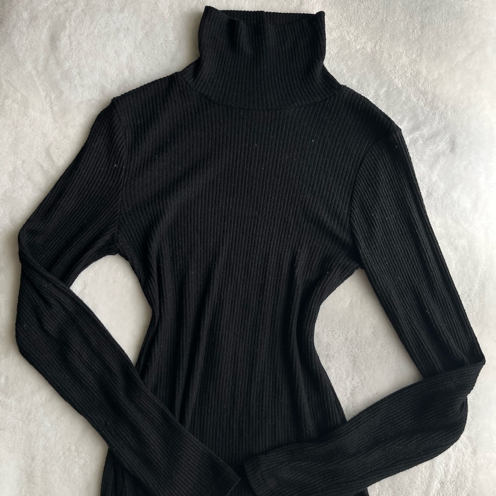 ambiance 💌 black long sleeve turtle neck